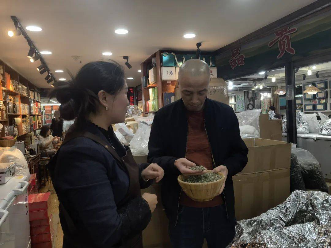 茶香满城引客来！南明区春茶上市交易火
